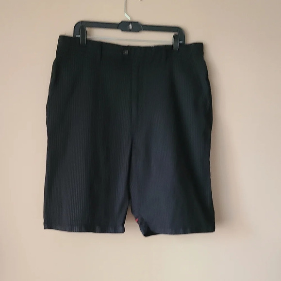 Volcom mens shorts sz.36  black/white striped - Picture 2 of 14